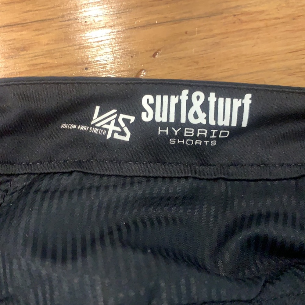 Volcom Shorts - Picture 3 of 3